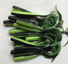 Load image into Gallery viewer, 6" CURLTAIL GRUB, Trailer, Grub (20) Fluke, Stripers, Walleye, BLACK/GREEN 20