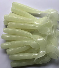 Load image into Gallery viewer, 8" CURL TAIL GRUB,STRIPED BASS,BLUES,COD,FLUKE,PIKE, MUSKY, GLOW (15)